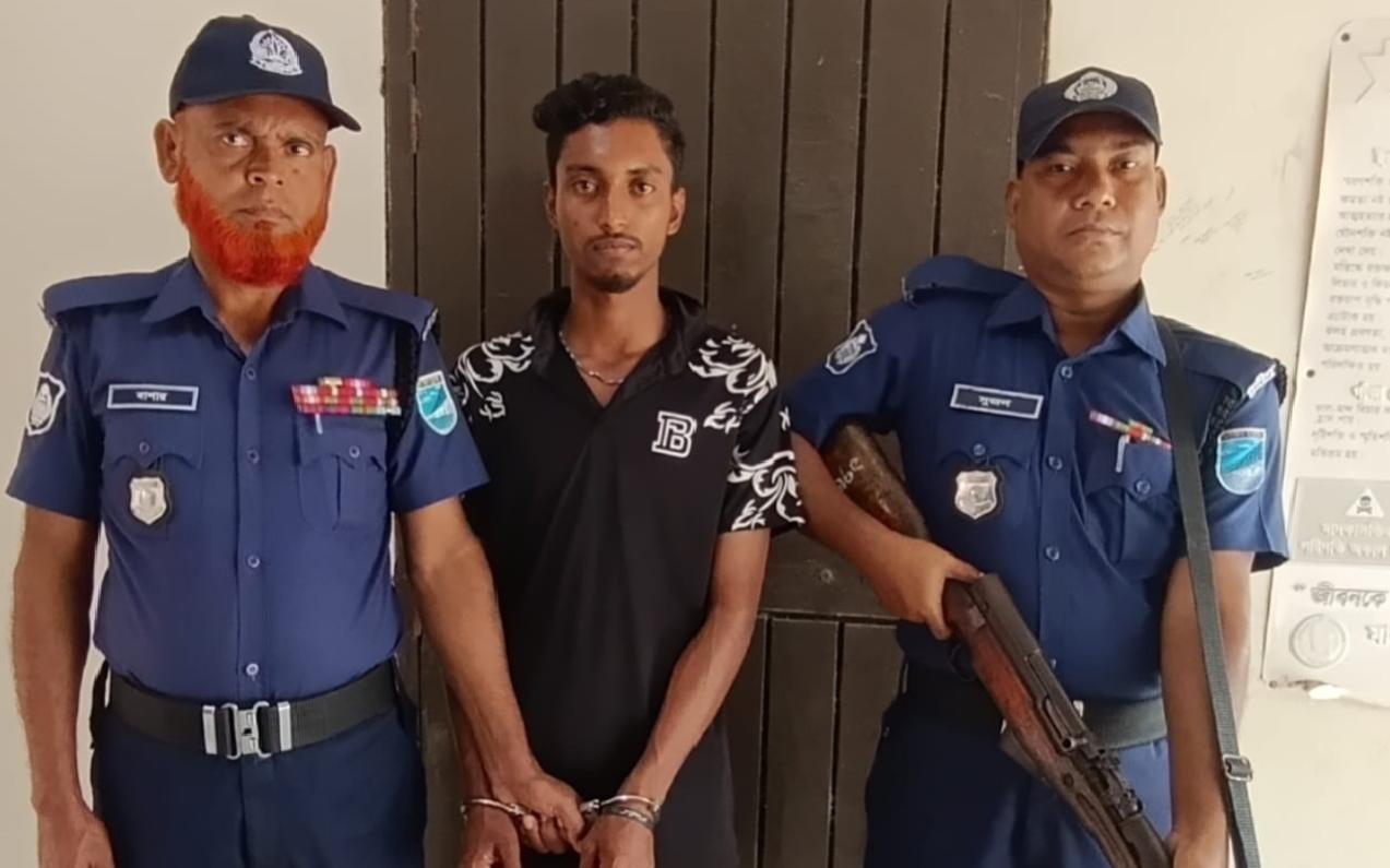 সীমান্ত পাড়ি দেওয়ার আগেই গ্রেফতার আসামি